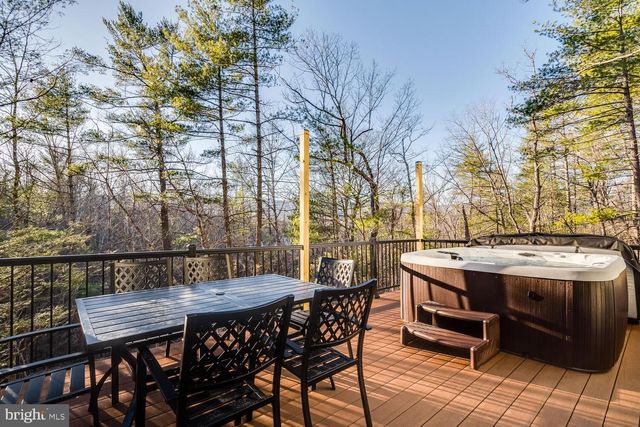 1355 GREENVIEW DR, Basye, VA 22810