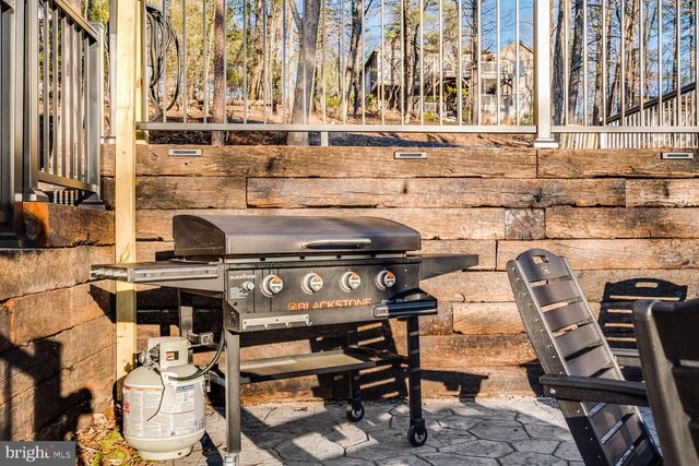 1355 GREENVIEW DR, Basye, VA 22810