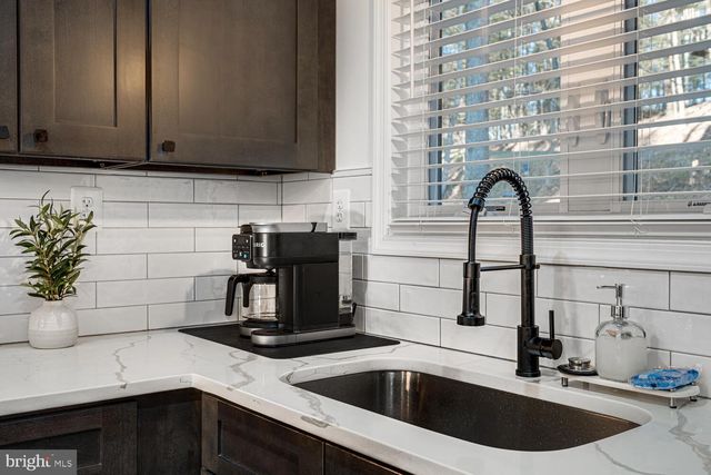 1355 GREENVIEW DR, Basye, VA 22810