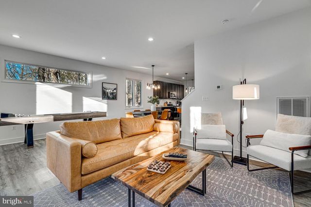 1355 GREENVIEW DR, Basye, VA 22810