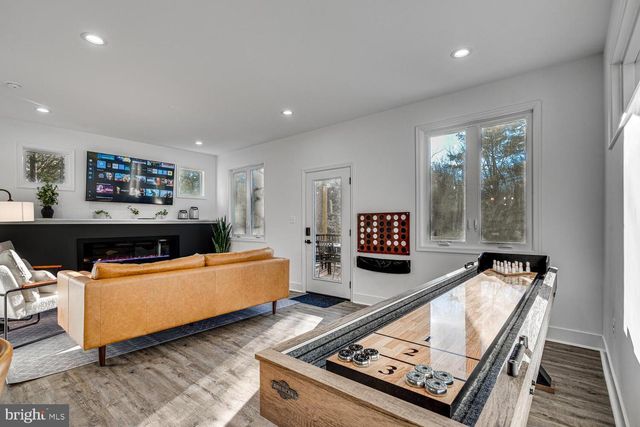 1355 GREENVIEW DR, Basye, VA 22810