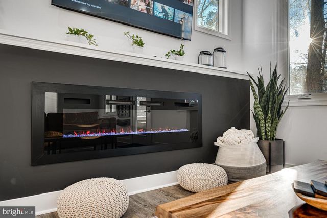 1355 GREENVIEW DR, Basye, VA 22810