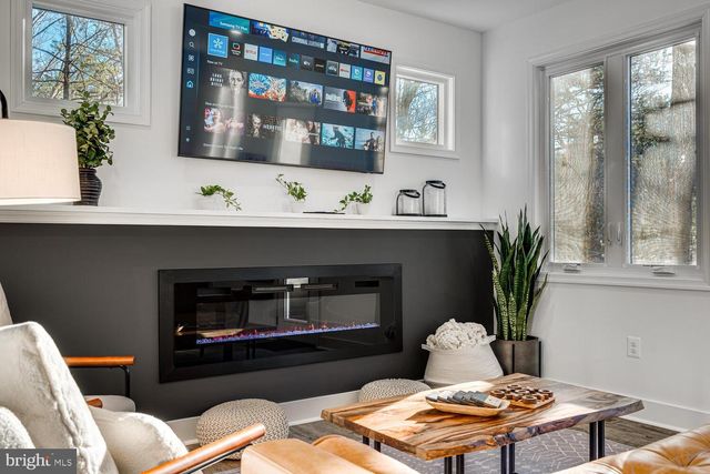 1355 GREENVIEW DR, Basye, VA 22810