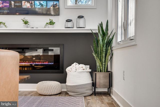 1355 GREENVIEW DR, Basye, VA 22810