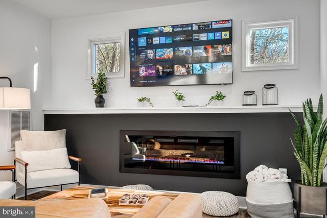 1355 GREENVIEW DR, Basye, VA 22810