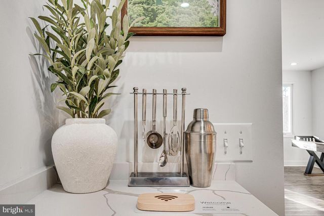 1355 GREENVIEW DR, Basye, VA 22810