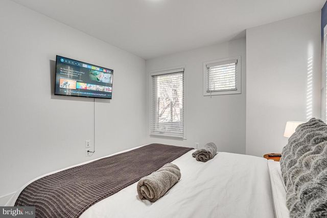 1355 GREENVIEW DR, Basye, VA 22810