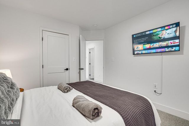 1355 GREENVIEW DR, Basye, VA 22810