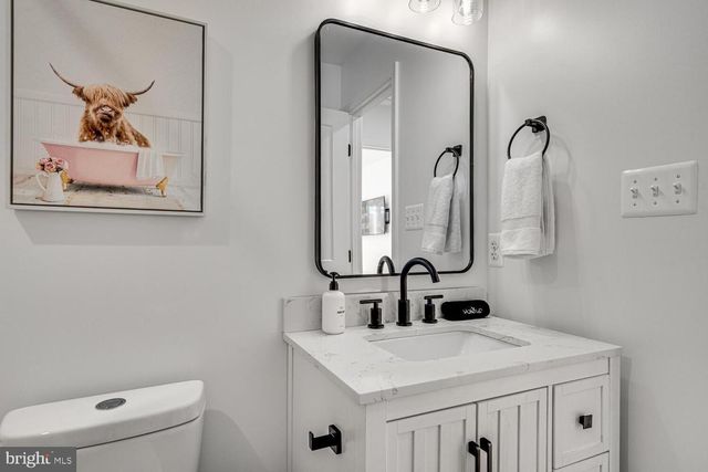 1355 GREENVIEW DR, Basye, VA 22810