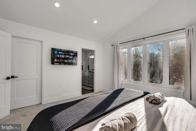 1355 GREENVIEW DR, Basye, VA 22810