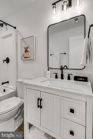 1355 GREENVIEW DR, Basye, VA 22810