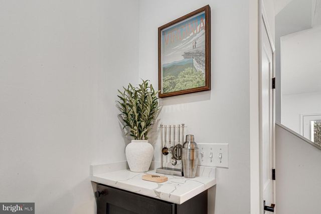 1355 GREENVIEW DR, Basye, VA 22810