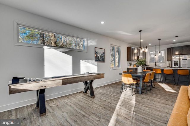 1355 GREENVIEW DR, Basye, VA 22810