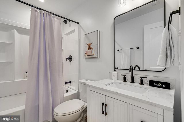 1355 GREENVIEW DR, Basye, VA 22810