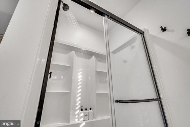 1355 GREENVIEW DR, Basye, VA 22810