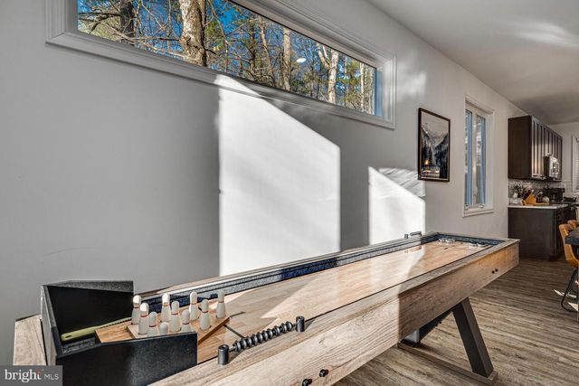 1355 GREENVIEW DR, Basye, VA 22810