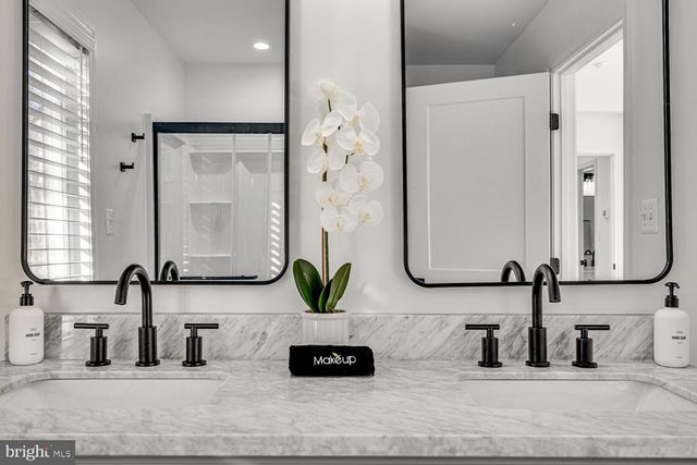 1355 GREENVIEW DR, Basye, VA 22810