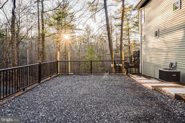 1355 GREENVIEW DR, Basye, VA 22810