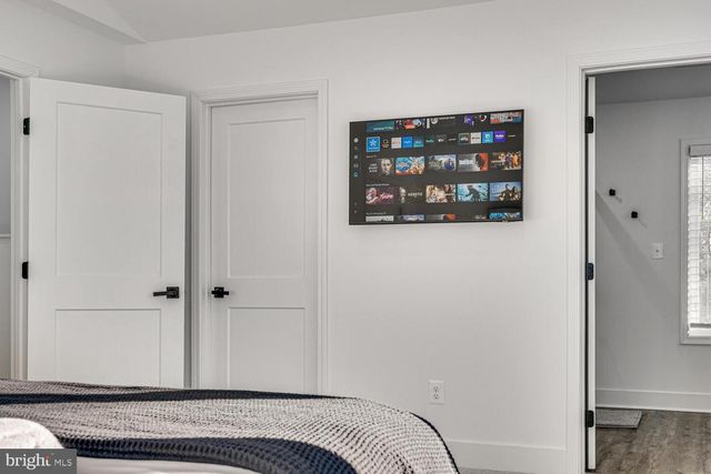 1355 GREENVIEW DR, Basye, VA 22810