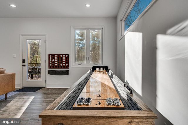 1355 GREENVIEW DR, Basye, VA 22810