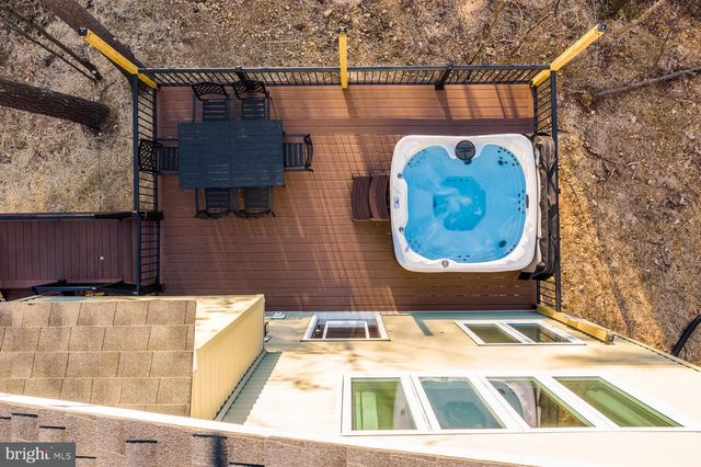 1355 GREENVIEW DR, Basye, VA 22810