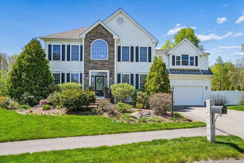 3 Crimson Court, Nashua, NH 03063