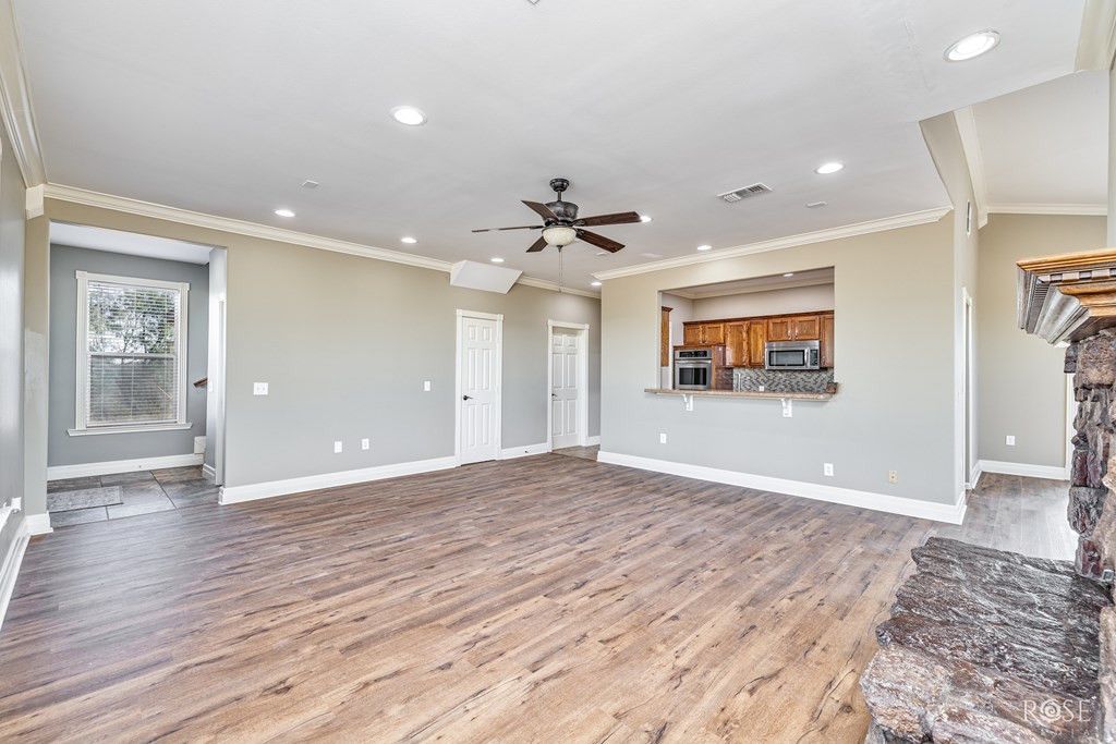 Image 6 of property listing at 22585 Harbor View Lane, Millersview, TX 76862