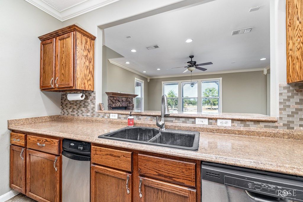 Image 9 of property listing at 22585 Harbor View Lane, Millersview, TX 76862