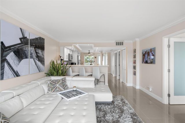 2611 N Riverside Drive 307, Pompano Beach, FL 33062