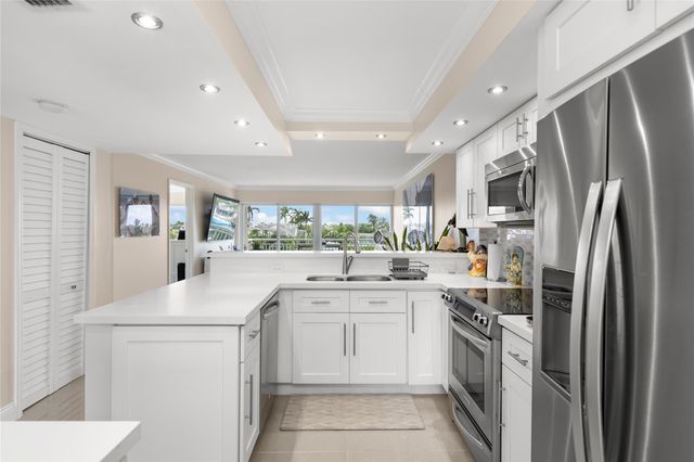 2611 N Riverside Drive 307, Pompano Beach, FL 33062