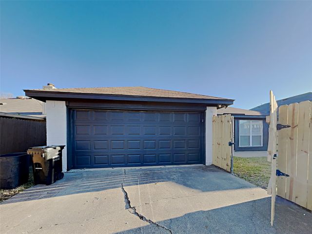 2705 Hidden Springs Drive, Mesquite, TX 75181