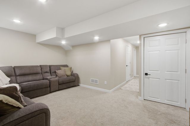 3315 Locust Street SW, Bondurant, IA 50035
