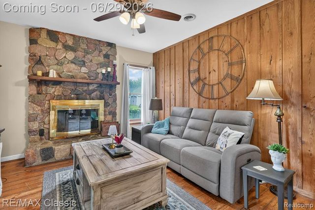 352 Meribah, Highland, MI 48356