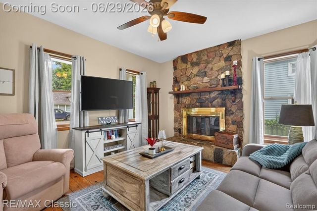 352 Meribah, Highland, MI 48356