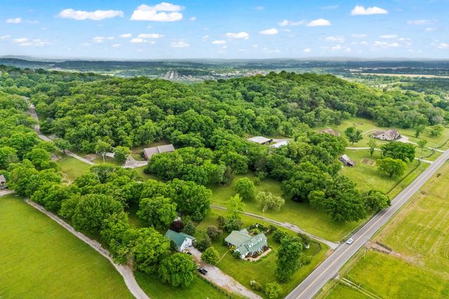 6437 Arno Rd, College Grove, TN 37046