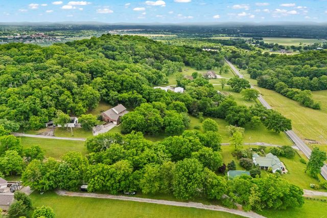 6437 Arno Rd, College Grove, TN 37046