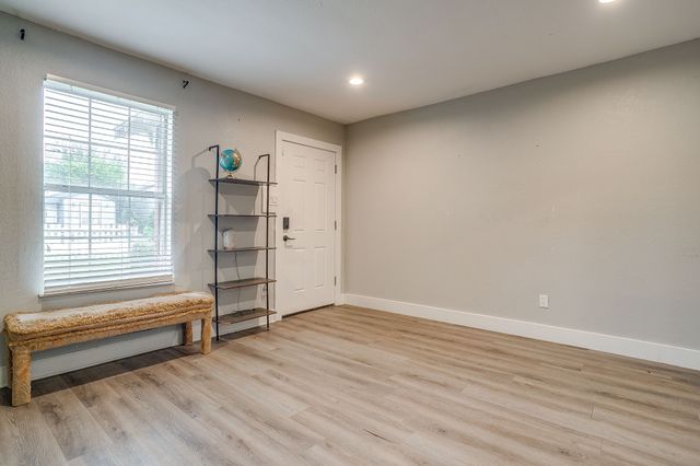 5517 Fletcher Avenue, Fort Worth, TX 76107