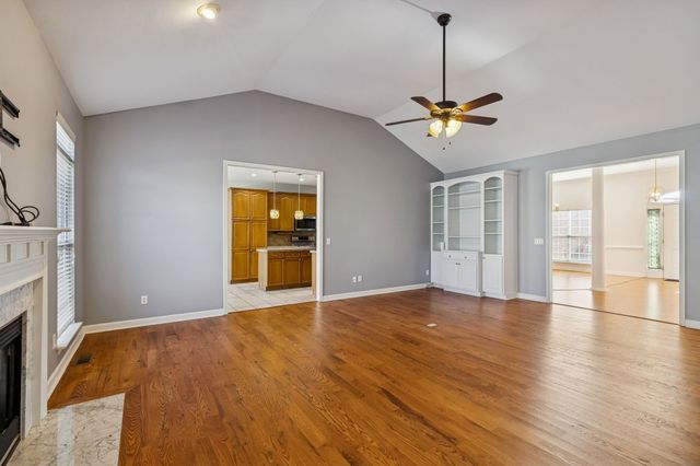 2205 Maple Grove Ln, Nashville, TN 37211