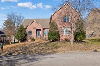 2205 Maple Grove Ln, Nashville, TN 37211