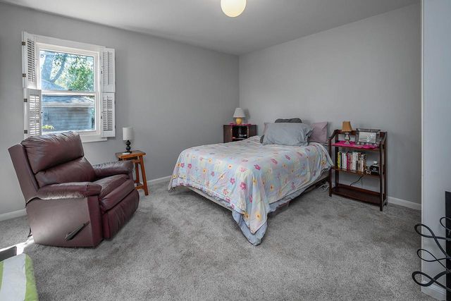 5074 Hollywood AVENUE, Whitefish Bay, WI 53217