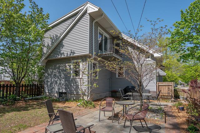 5074 Hollywood AVENUE, Whitefish Bay, WI 53217