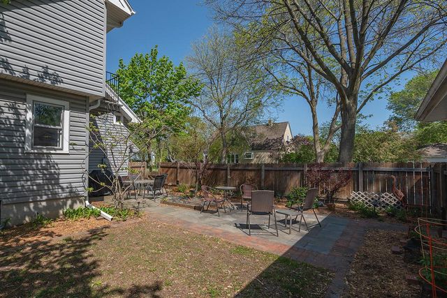 5074 Hollywood AVENUE, Whitefish Bay, WI 53217