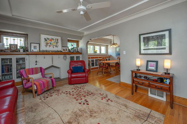 5074 Hollywood AVENUE, Whitefish Bay, WI 53217