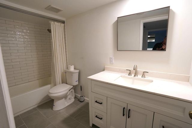 2427 24th Lane, Palm Beach Gardens, FL 33418