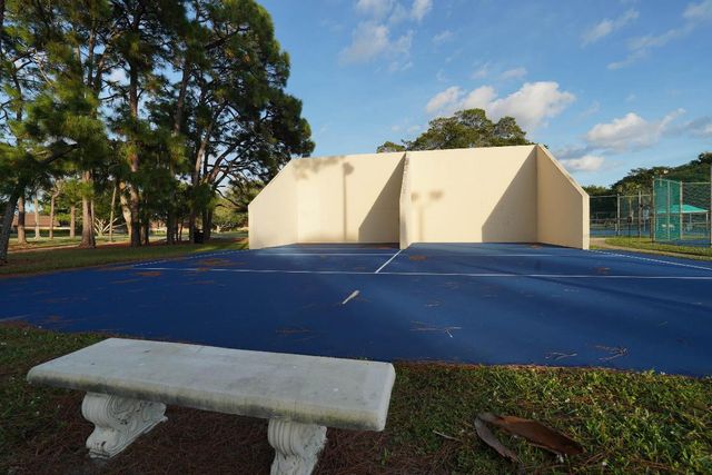 2427 24th Lane, Palm Beach Gardens, FL 33418