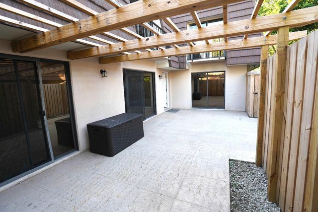 2427 24th Lane, Palm Beach Gardens, FL 33418