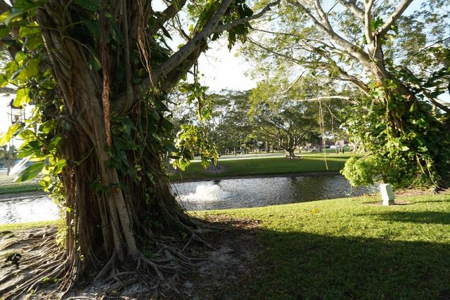 2427 24th Lane, Palm Beach Gardens, FL 33418