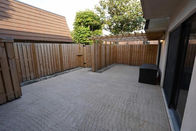 2427 24th Lane, Palm Beach Gardens, FL 33418