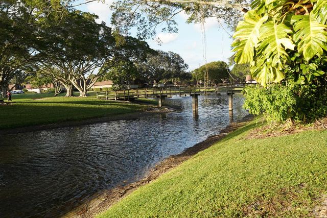 2427 24th Lane, Palm Beach Gardens, FL 33418