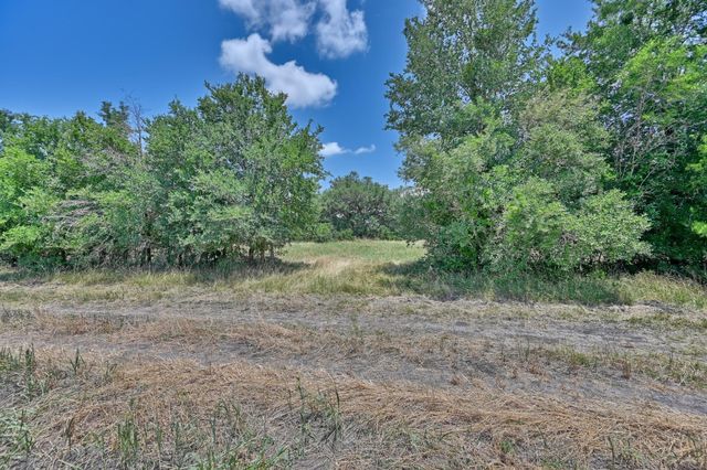 6238 Kovar Road, Fayetteville, TX 78940
